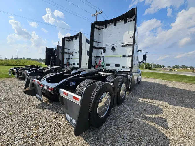 2025 VOLVO VNL64TV04