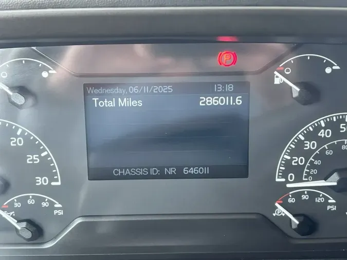 2023 VOLVO VNL860