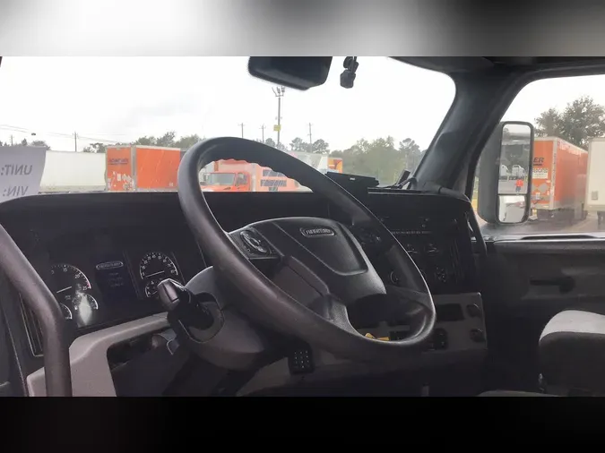 2021 Freightliner Cascadia 126