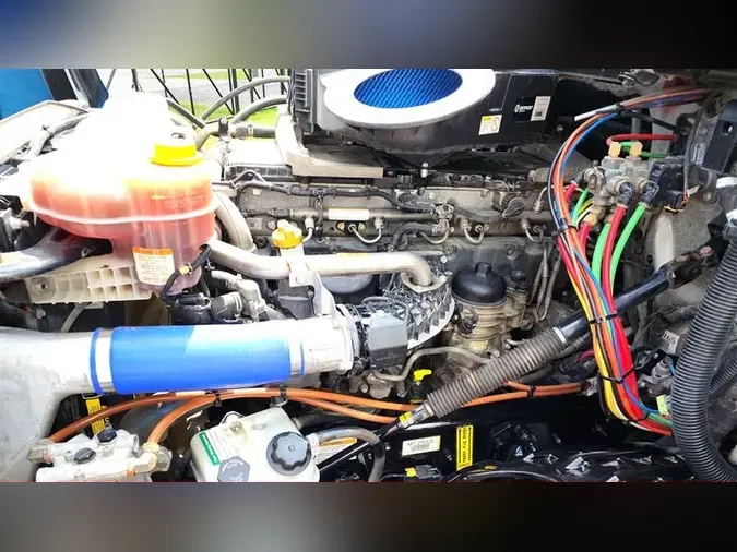 2021 FREIGHTLINER CA126