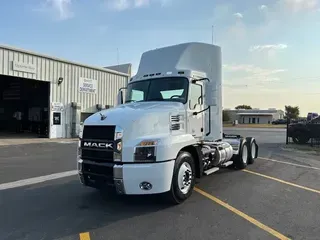 2025 MACK AN64T