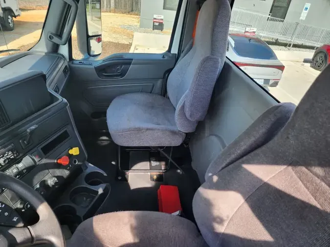 2019 NAVISTAR INTERNATIONAL RH613 DAYCAB S/A