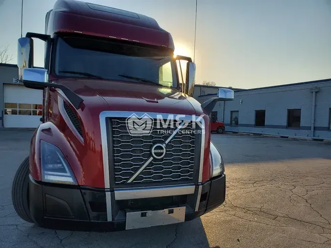 2021 VOLVO VNL64T760