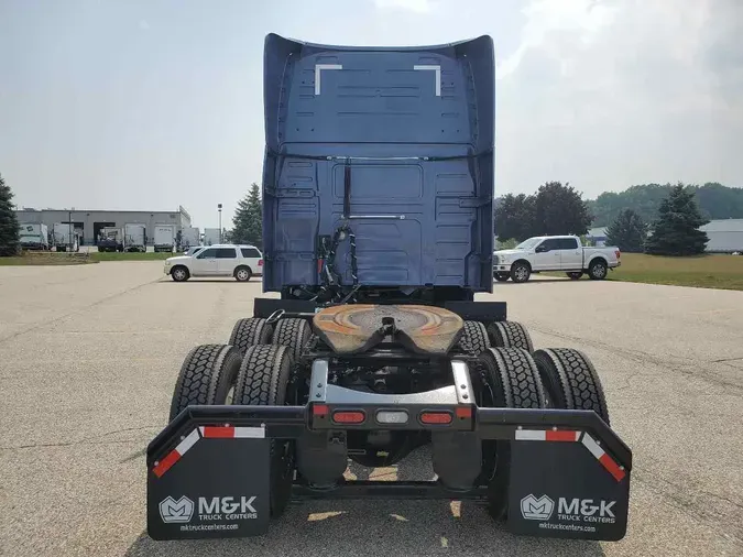 2023 VOLVO VNL64T760