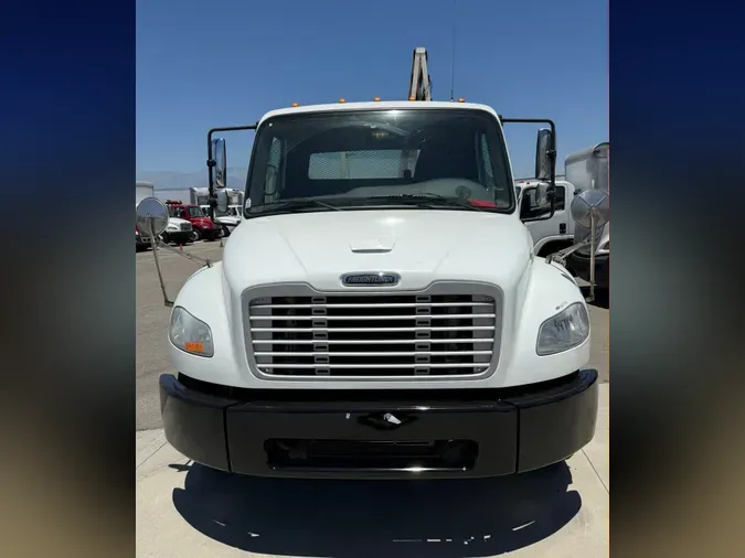 2016 FREIGHTLINER M2 106