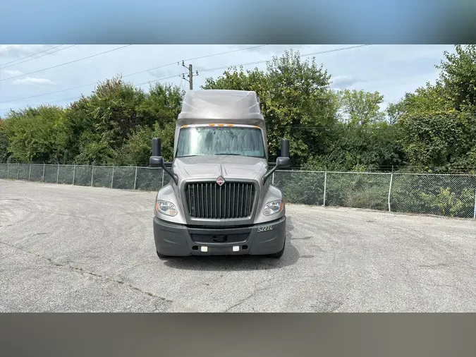 2022 International LT