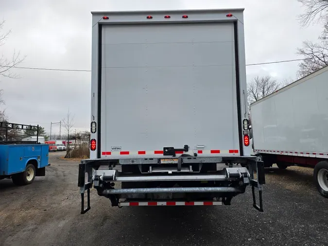 2016 FREIGHTLINER/MERCEDES M2 106