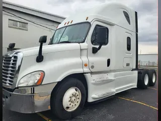 2018 FREIGHTLINER/MERCEDES CASCADIA 125