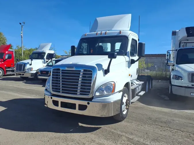 2018 FREIGHTLINER/MERCEDES CASCADIA 125