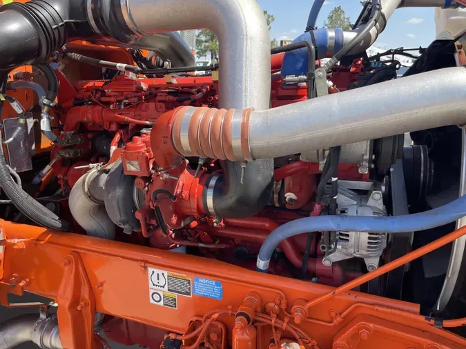 2023 Peterbilt 389