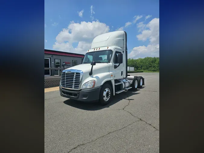 2018 FREIGHTLINER/MERCEDES CASCADIA 125