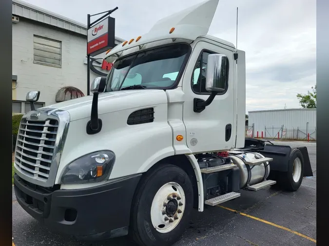 2018 FREIGHTLINER/MERCEDES CASCADIA 1132d8351aea0ffbe6e64c7a8eb0d6b000f