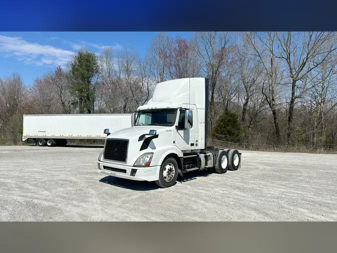 2015 Volvo VNL300