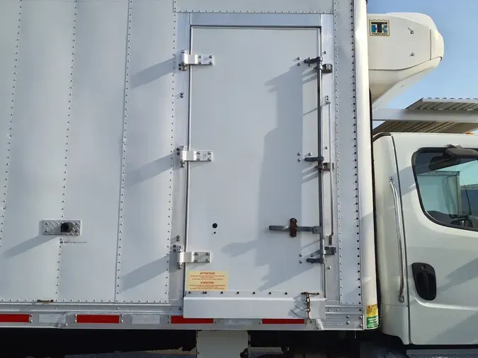 2019 FREIGHTLINER/MERCEDES M2 106