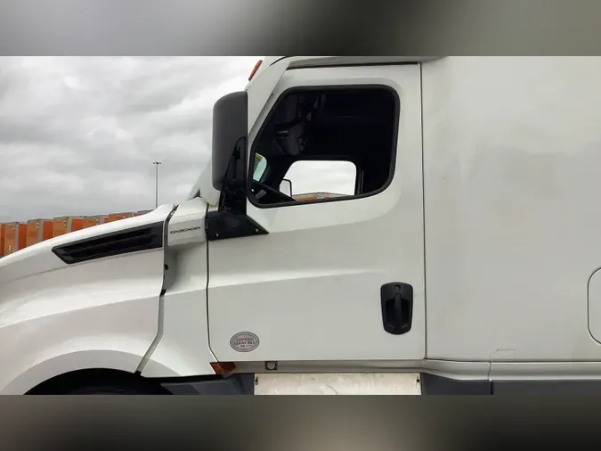 2022 Freightliner Cascadia 126