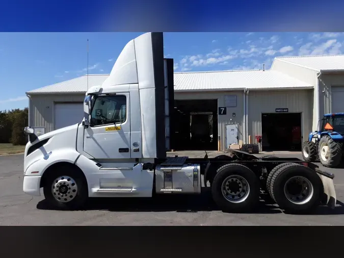 2018 Volvo VNL300