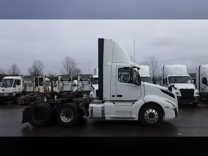 2019 Volvo VNL300