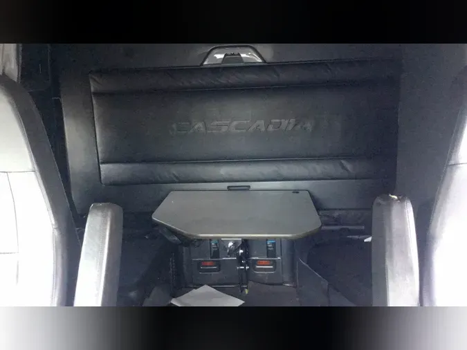 2023 Freightliner Cascadia 126