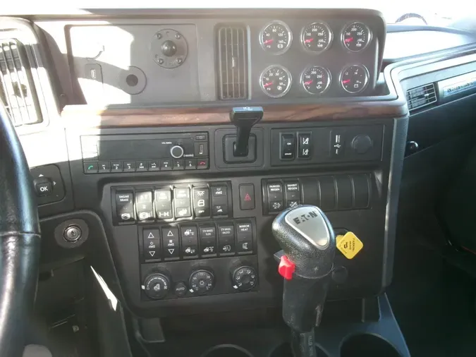 2025 International LT6252d8d7f89dd28628bb229642a2f364421