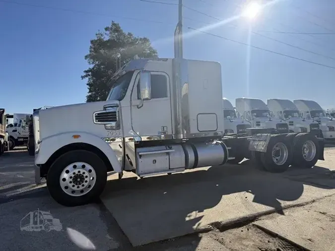 2015 FREIGHTLINER CORONADO 122 SD
