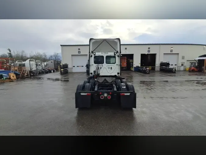 2019 Freightliner Cascadia 126