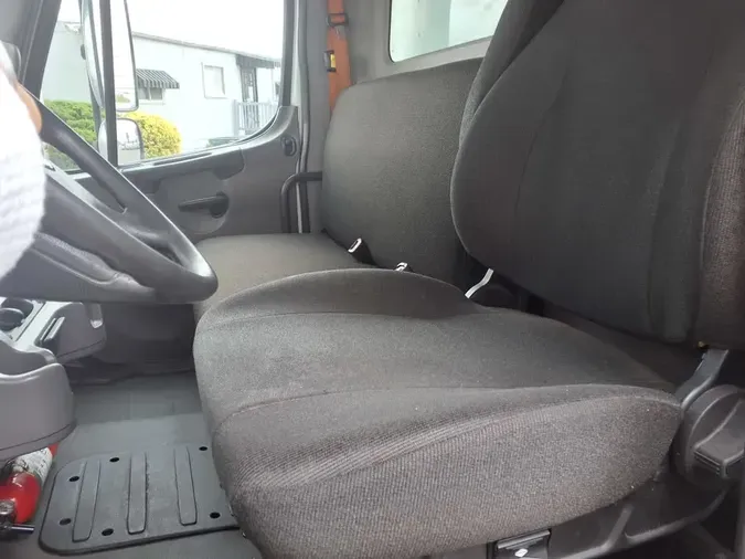 2014 FREIGHTLINER/MERCEDES M2 106