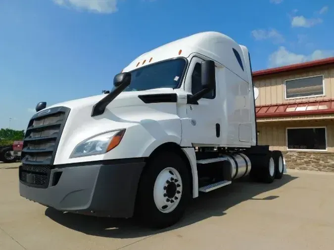 2018 Freightliner New Cascadia 126
