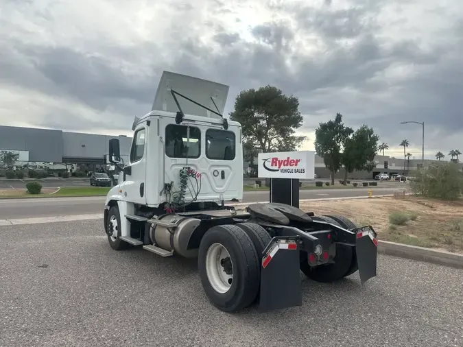 2018 FREIGHTLINER/MERCEDES CASCADIA 125