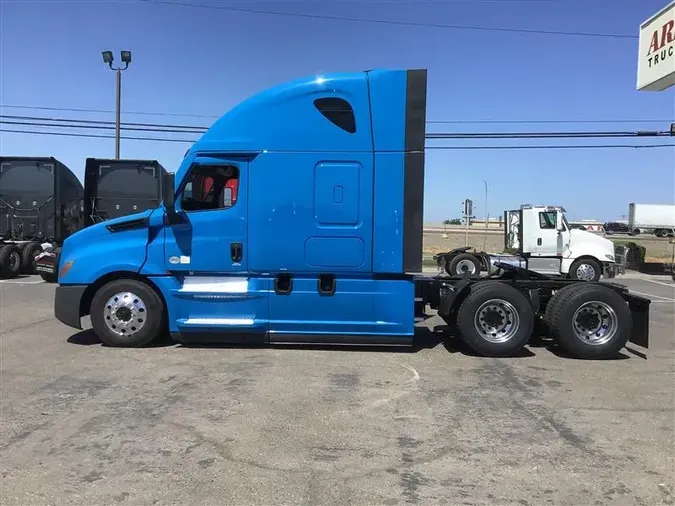 2021 FREIGHTLINER CA126