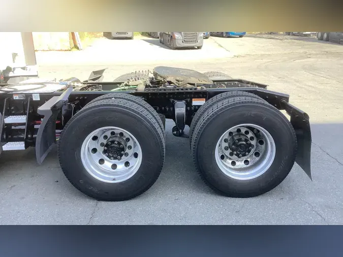 2020 Freightliner Cascadia 126