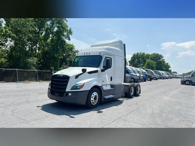 2020 Freightliner Cascadia 126