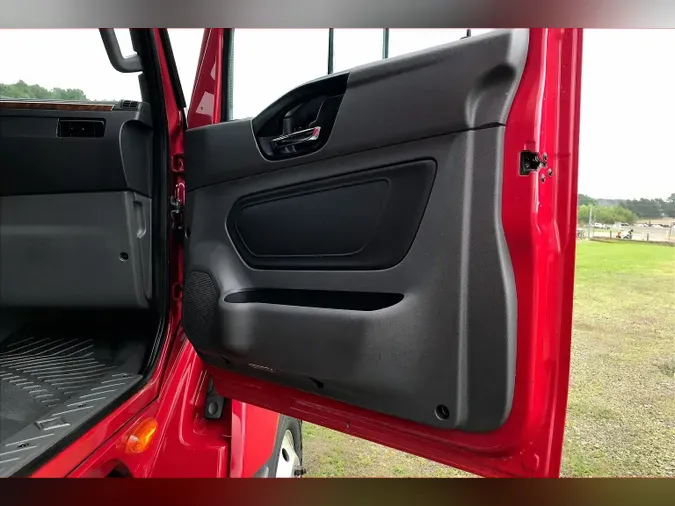 2022 INT LT625 6x4