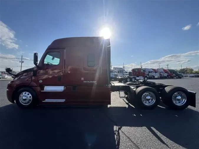 2019 FREIGHTLINER CA126