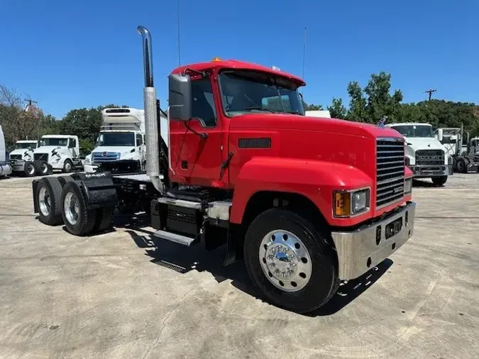 2019 MACK PI64T