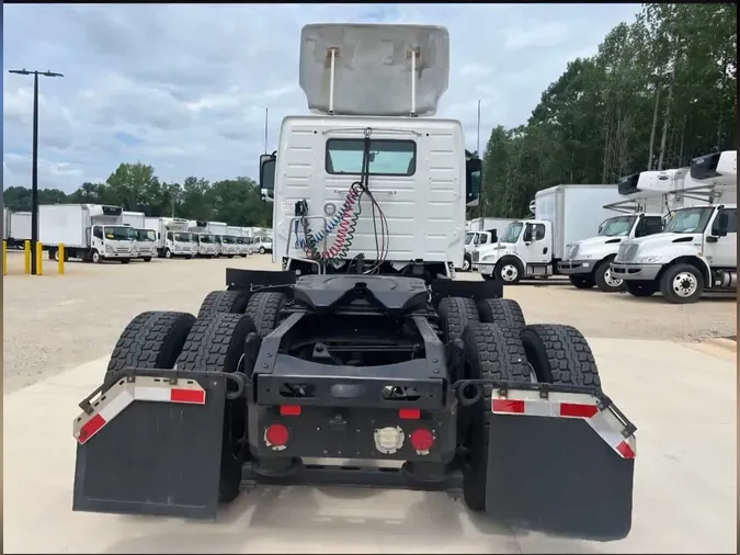 2019 VOLVO VNL64T-300
