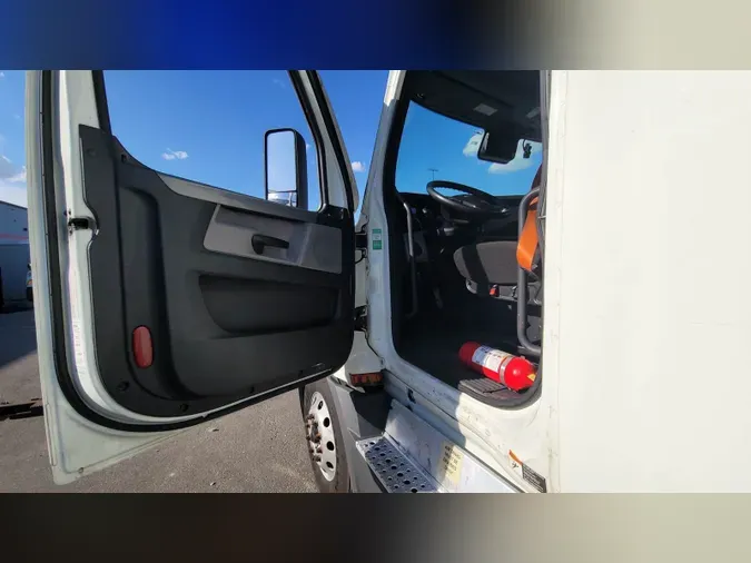 2022 Freightliner Cascadia 126