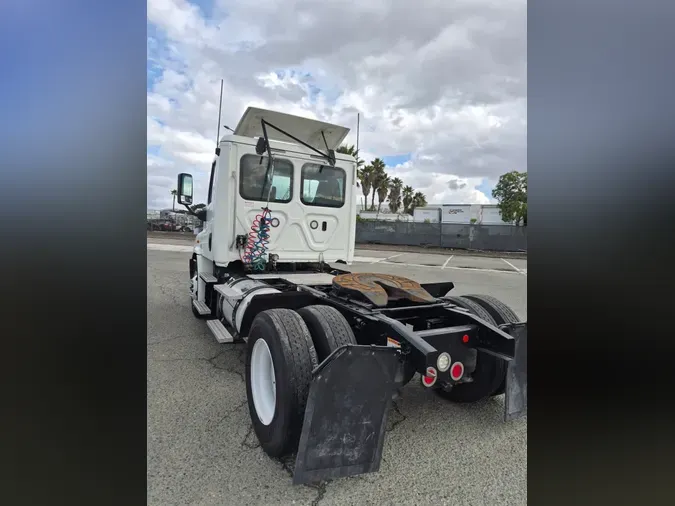 2018 FREIGHTLINER/MERCEDES CASCADIA 113