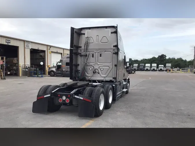 2023 Freightliner Cascadia