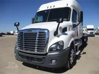 2019 FREIGHTLINER CASCADIA 113