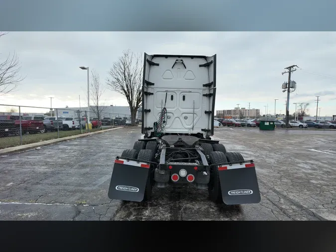 2022 FREIGHTLINER CASCADIA 126