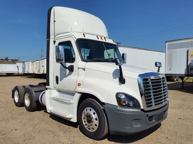 2017 FREIGHTLINER/MERCEDES CASCADIA 125