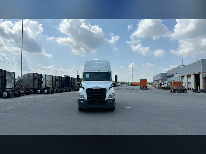 2021 Freightliner Cascadia 126