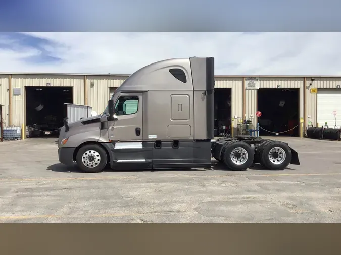 2023 Freightliner Cascadia