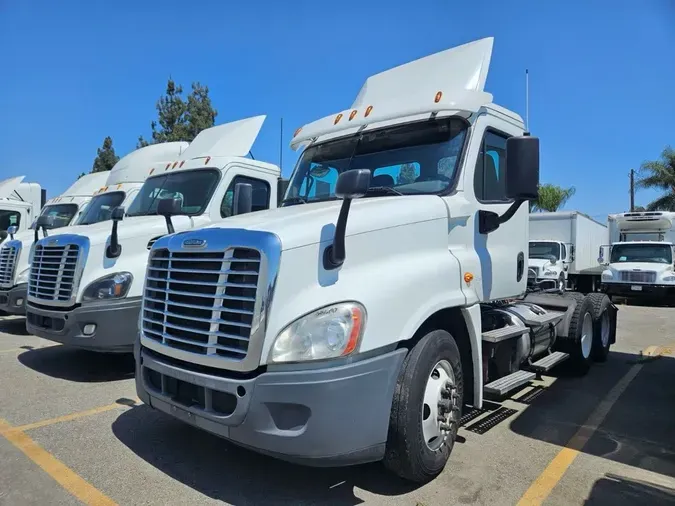 2016 FREIGHTLINER/MERCEDES CASCADIA 125