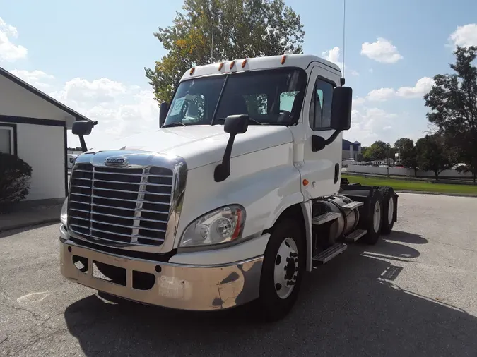 2016 FREIGHTLINER/MERCEDES CASCADIA 1252dabe25420b457b354c23706fb27717a