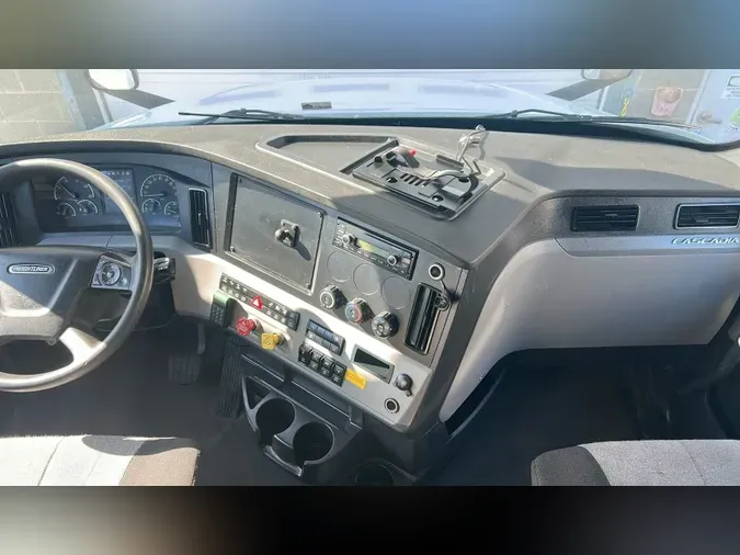 2022 Freightliner Cascadia 1262db15950022710bc510cedfa1e6f3b7d