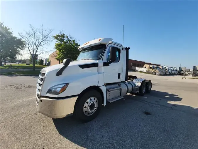 2020 FREIGHTLINER CA126