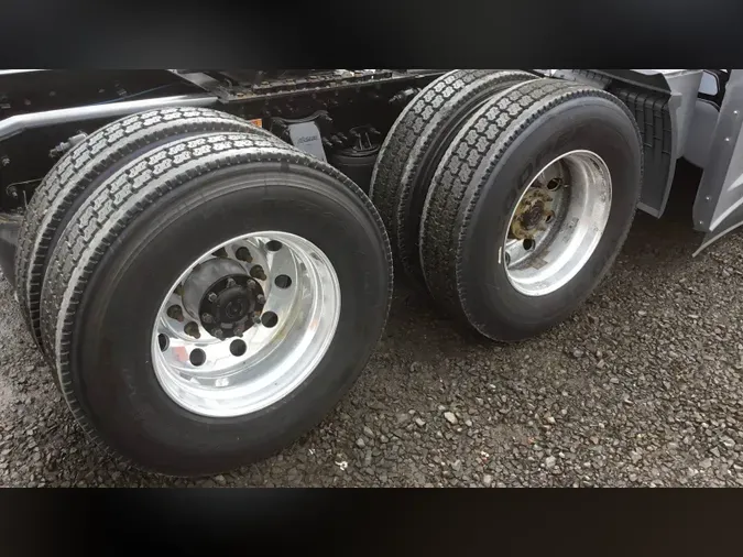 2023 Freightliner Cascadia 126