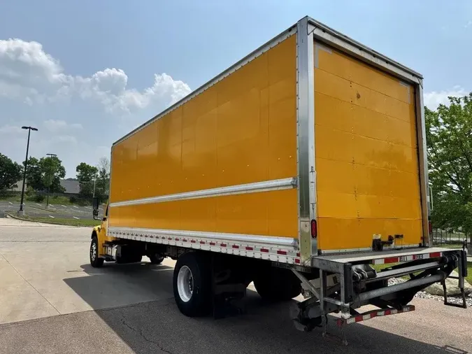 2019 Freightliner Business Class M2 106