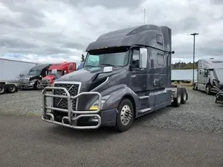 2021 VOLVO VNL860